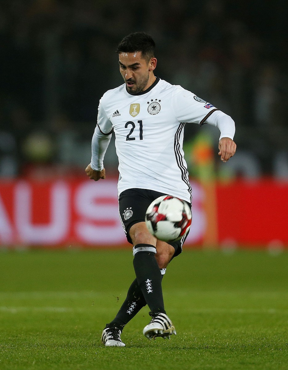 穆古鲁扎爆冷击败德国队，高光表现引爆全场！的简单介绍